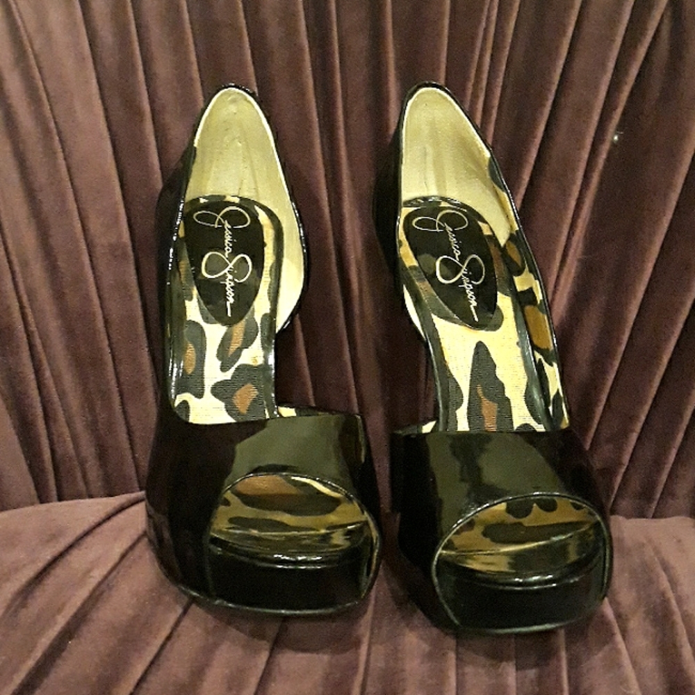 💥SOLD💥Jessica Simpson Patent Leather Black High Heels, size 7. Good Condition.